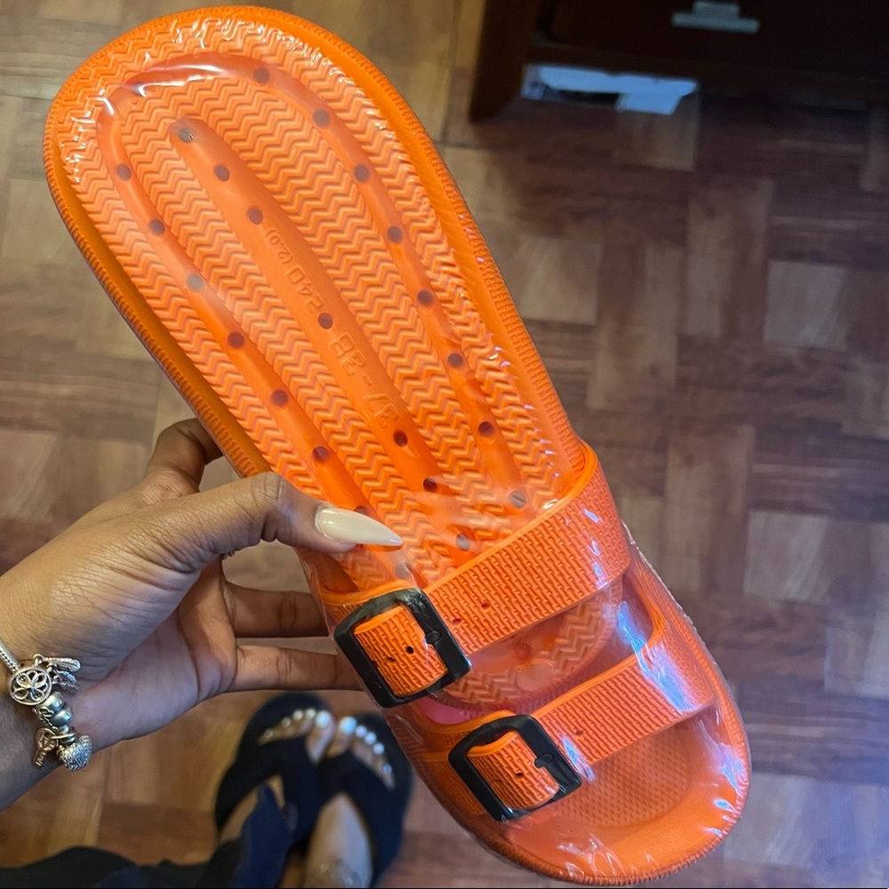 Orange Slides - Picture 4 of 5
